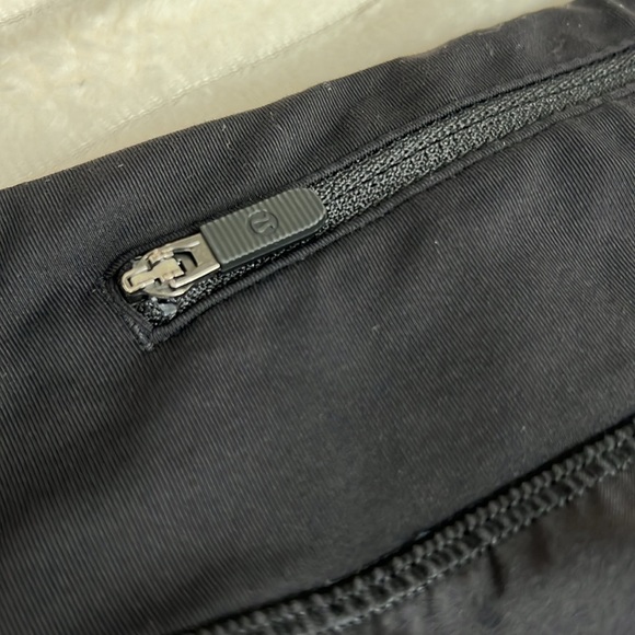 Lululemon Run Times Short Size 6 - Picture 4 of 6